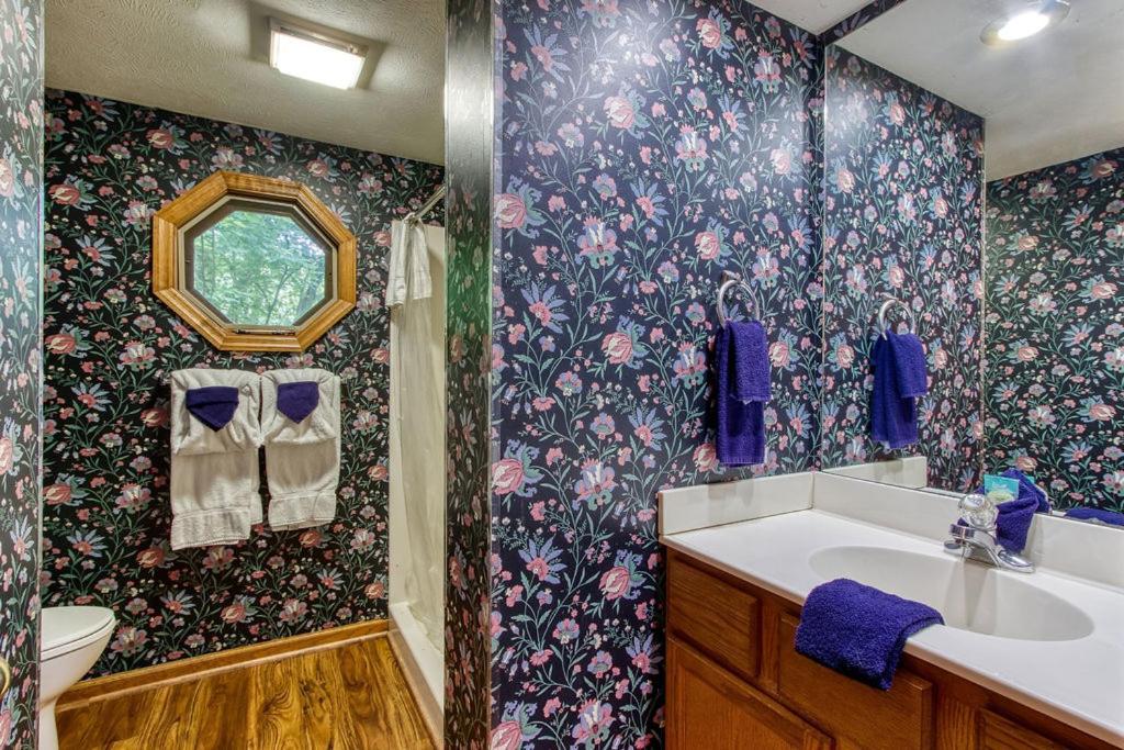 Serenity Heights, Amazing Views, Hot Tub Pool Access, 1089 Free Tickets Each Paid Day, Dollywood Gatlinburg Exterior photo